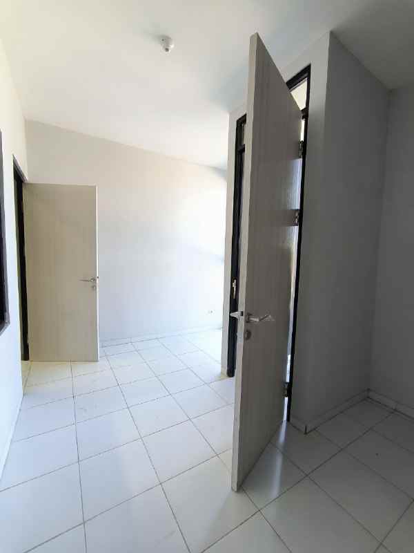 dijual gudang baru surabaya siap huni diskon 100 juta