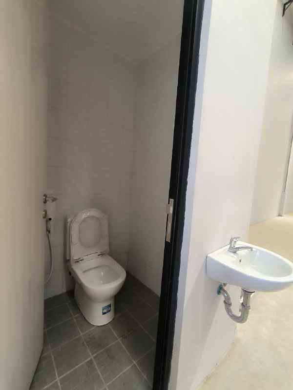 dijual gudang baru surabaya siap huni diskon 100 juta