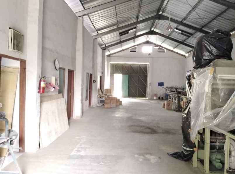 dijual gudang siap pakai di raya abdul fatah bogor