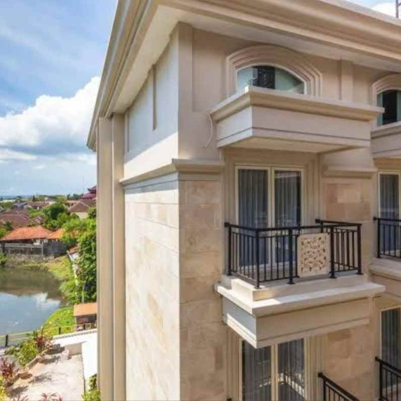 dijual hotel jl blambangan