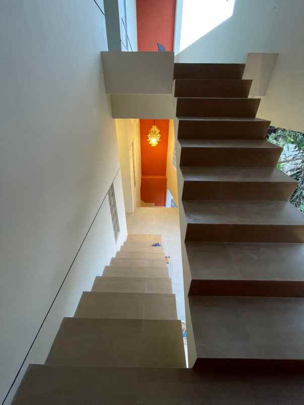 dijual kost eksklusif 16 kamar dekat kampus ugm