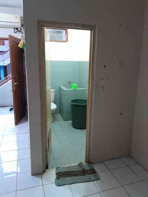 dijual kost jalan raya kalimalang