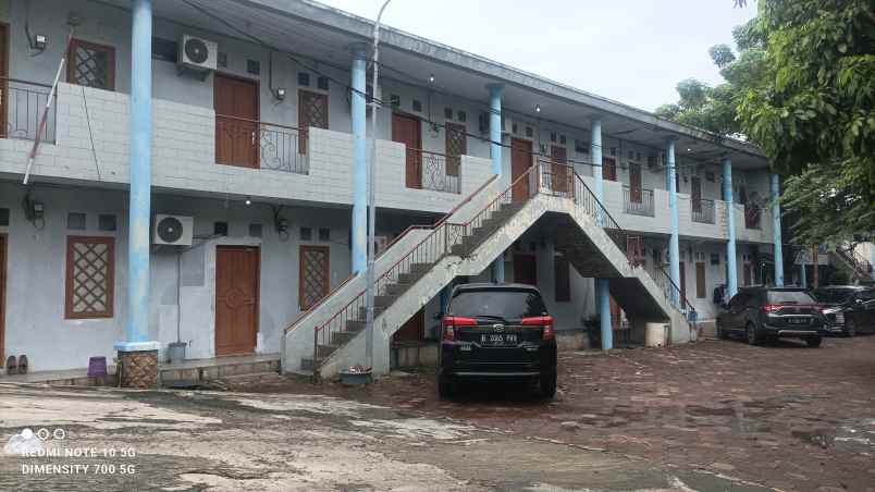 dijual kost jalan raya kalimalang