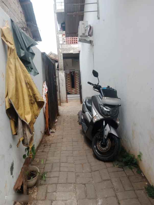 dijual kost jl palem puri jombang ciputat