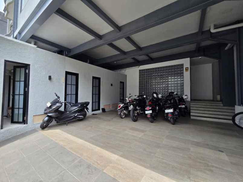 dijual kost tanjung duren