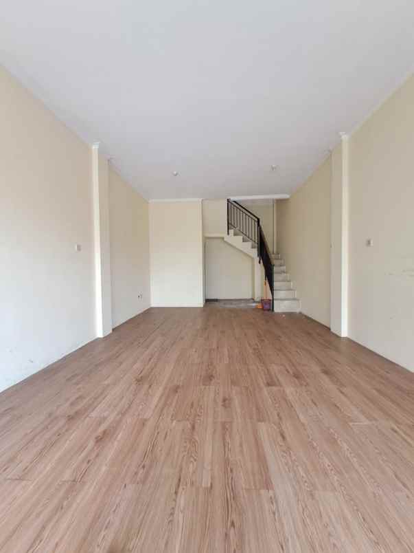 dijual murah ruko strategis di tanah baru beji depok