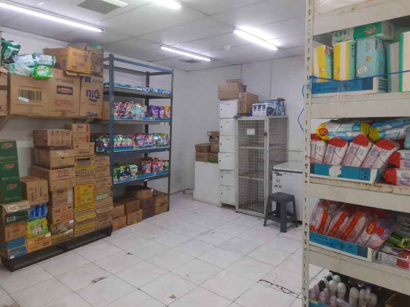 dijual ruko bonus sdh ada penyewa nya