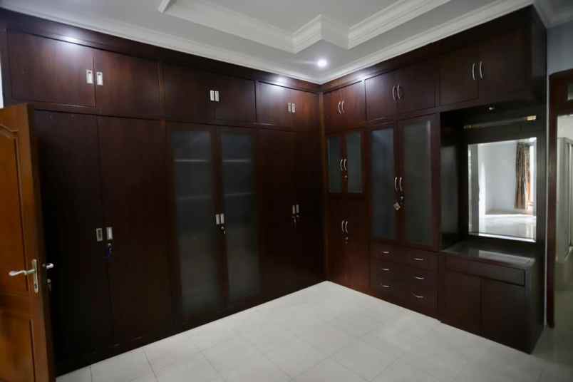 dijual ruko gudang kantor area cilandak dekat citos