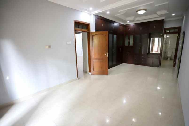 dijual ruko gudang kantor area cilandak dekat citos