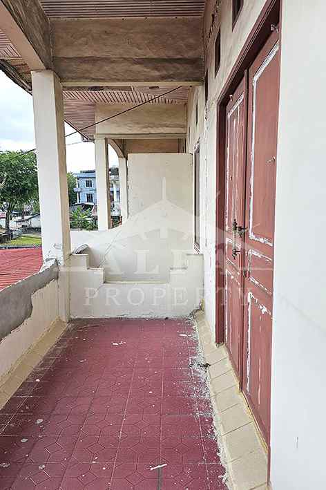dijual ruko gudang kantor jalan kom yos sudarso