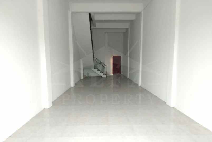 dijual ruko gudang kantor jalan raya sungai kakap