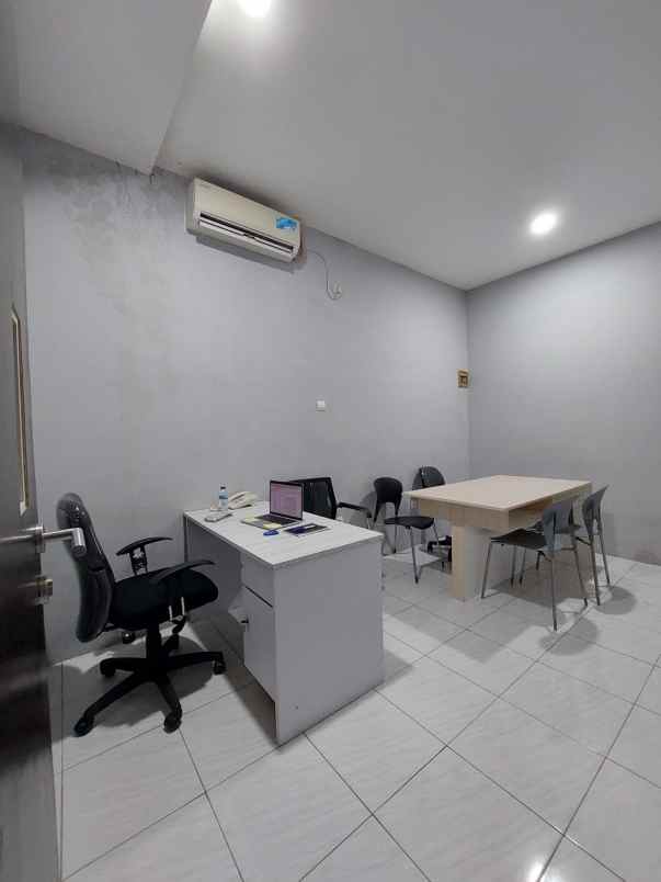 dijual ruko gudang kantor jl biak