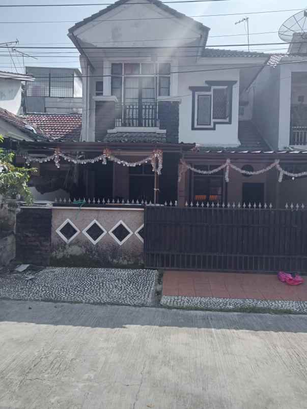dijual rumah 1 05 m nego kawasan tapos depok