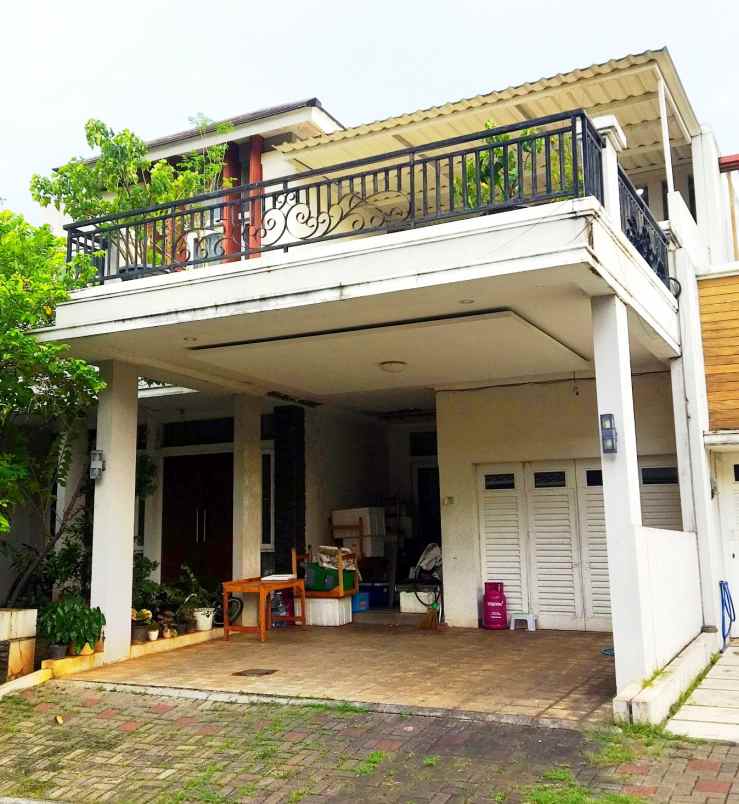 dijual rumah 4 kamar di perumahan kota wisata cibubur