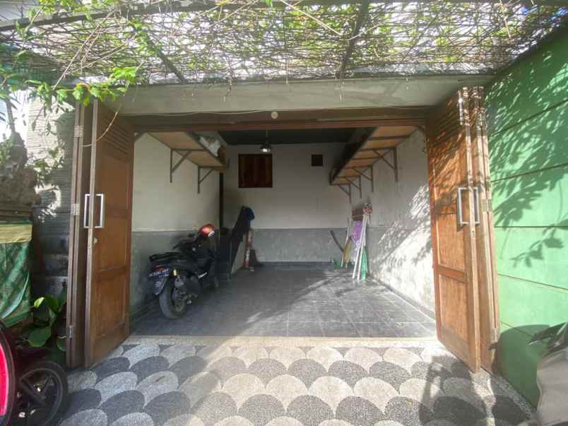 dijual rumah 5 kamar tidur di peguyangan denpasar bali