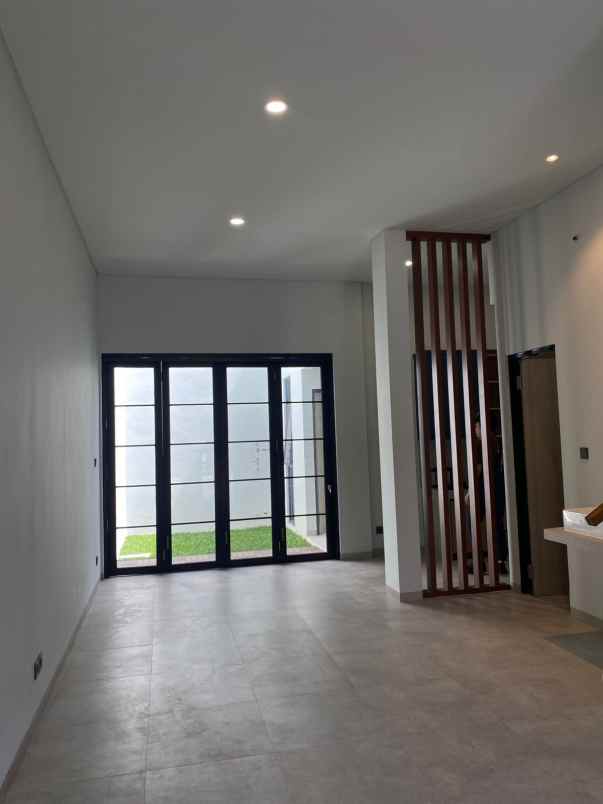 dijual rumah alam sutera