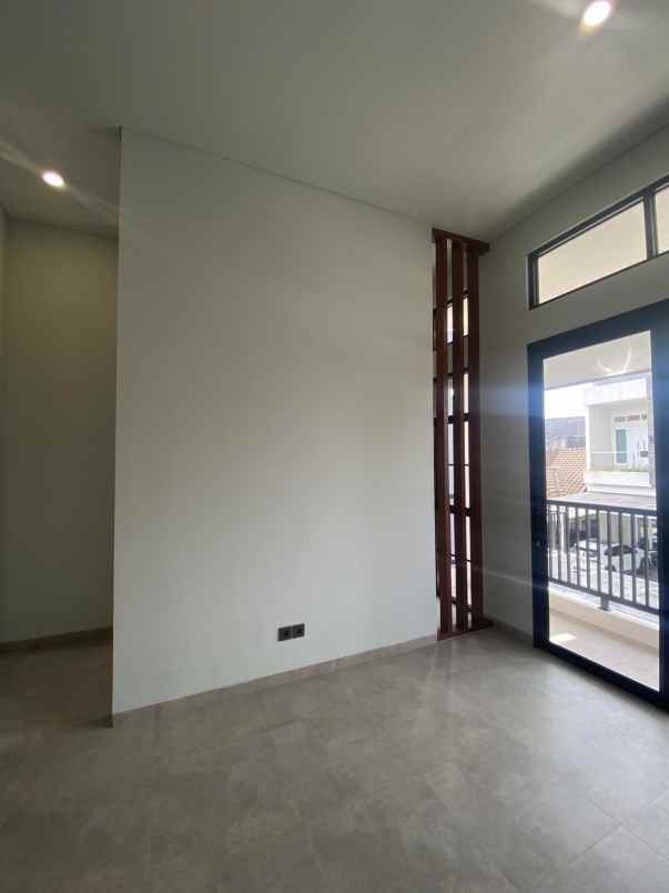 dijual rumah alam sutera