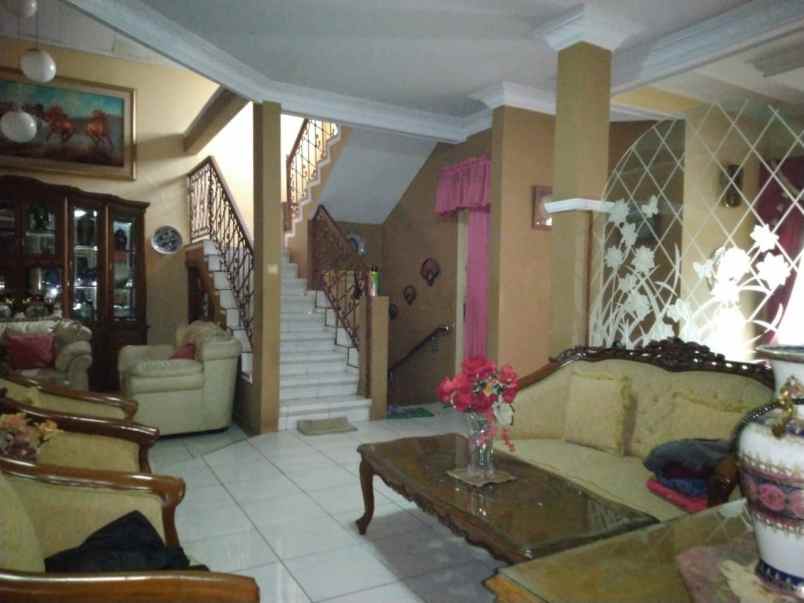 dijual rumah arcamanik