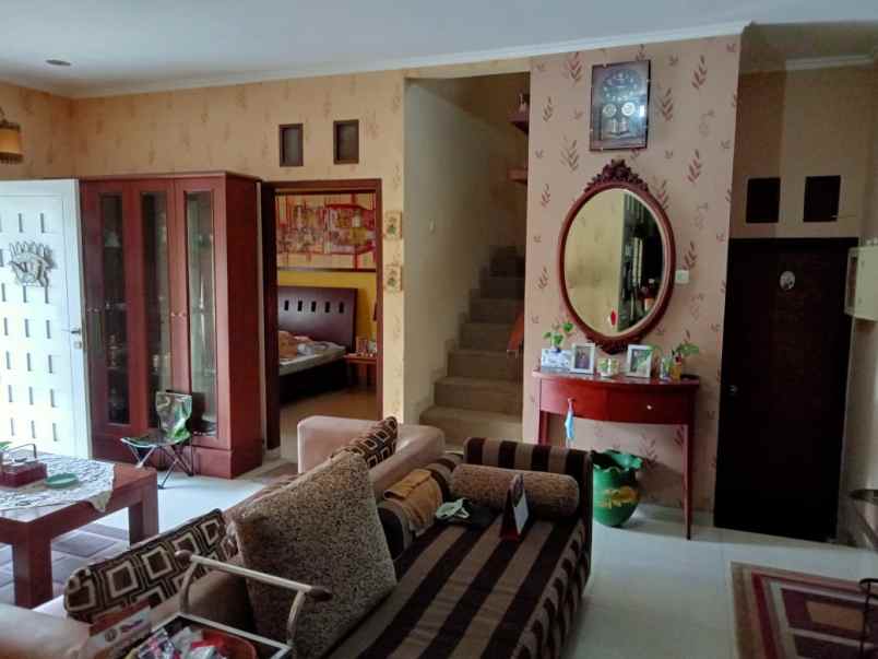 dijual rumah arcamanik