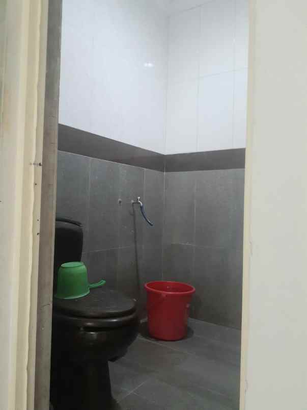 dijual rumah asem baris raya