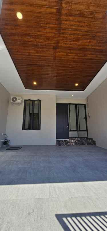 dijual rumah babatan pantai