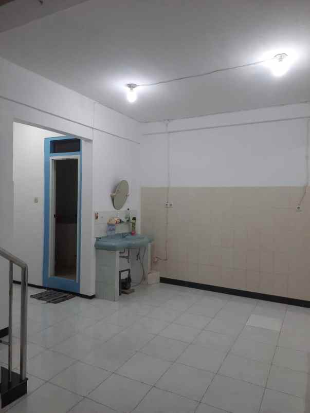 dijual rumah babatan pantai