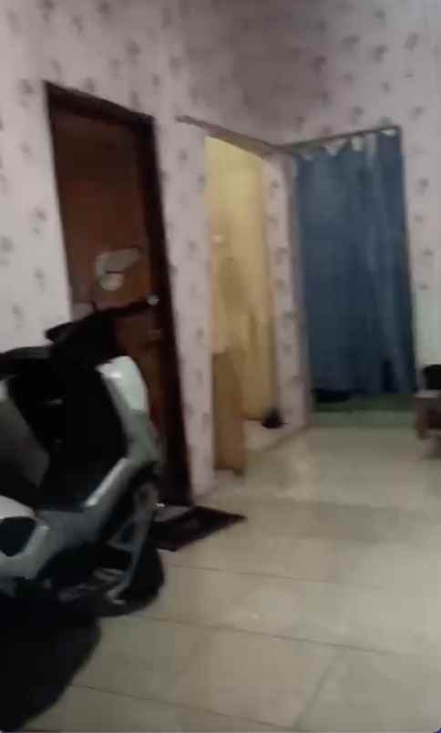 dijual rumah bambu apus