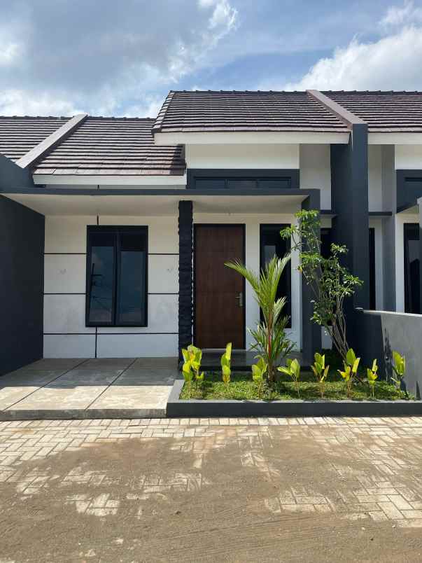 dijual rumah bandulan cluster sukun