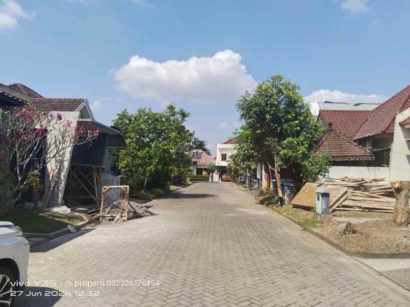 dijual rumah banyumanik