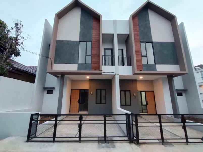 dijual rumah baru 2 lantai area poin mas depok