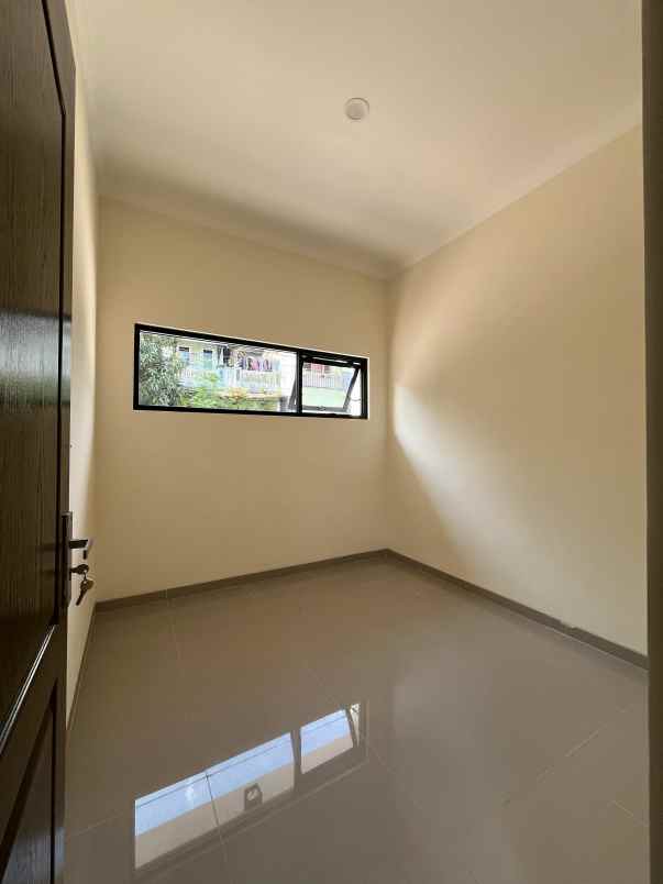 dijual rumah baru kawasan cluster dau dekat kota batu