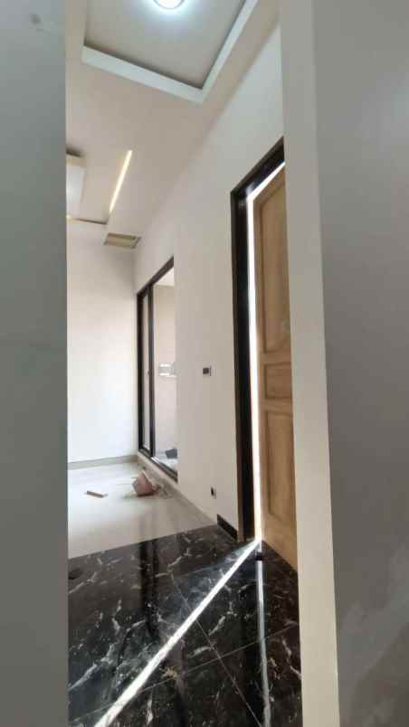 dijual rumah baru mewah minimalis modern 2 lantai