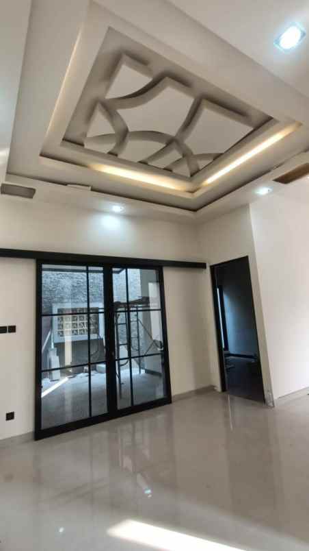 dijual rumah baru mewah minimalis modern 2 lantai