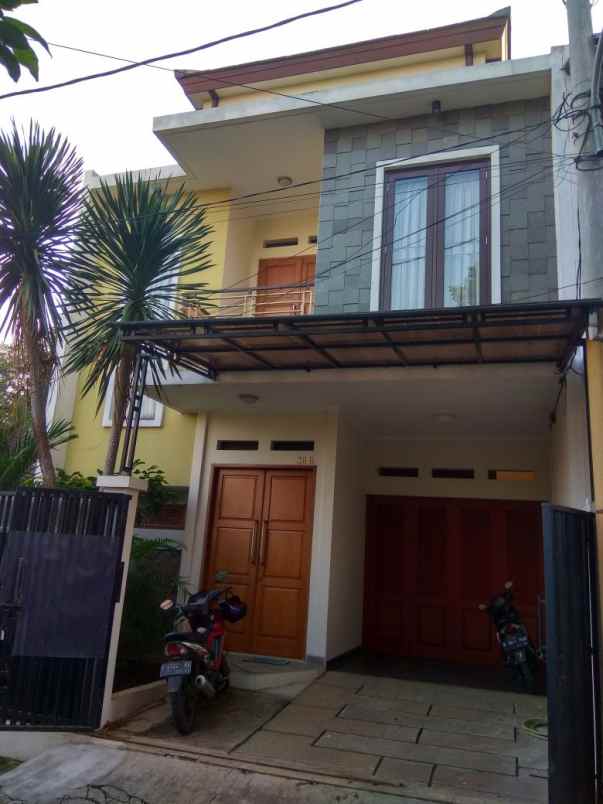 dijual rumah berlian cilandak