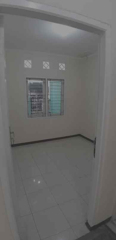 dijual rumah bintara