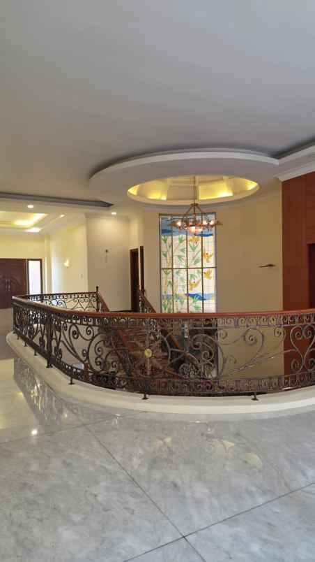 dijual rumah bukit gading mediterania