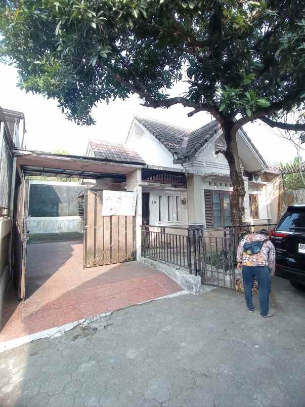 dijual rumah candi gebang