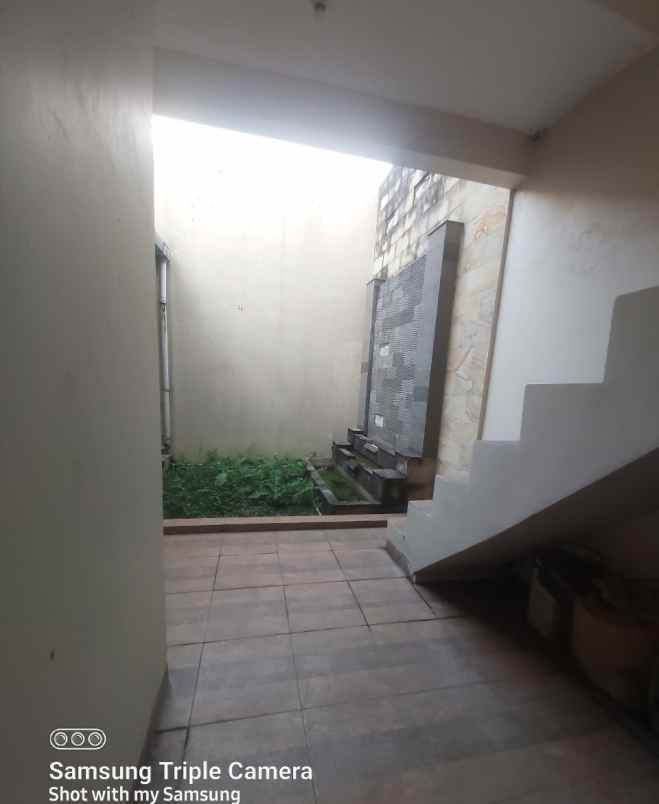 dijual rumah cherry field