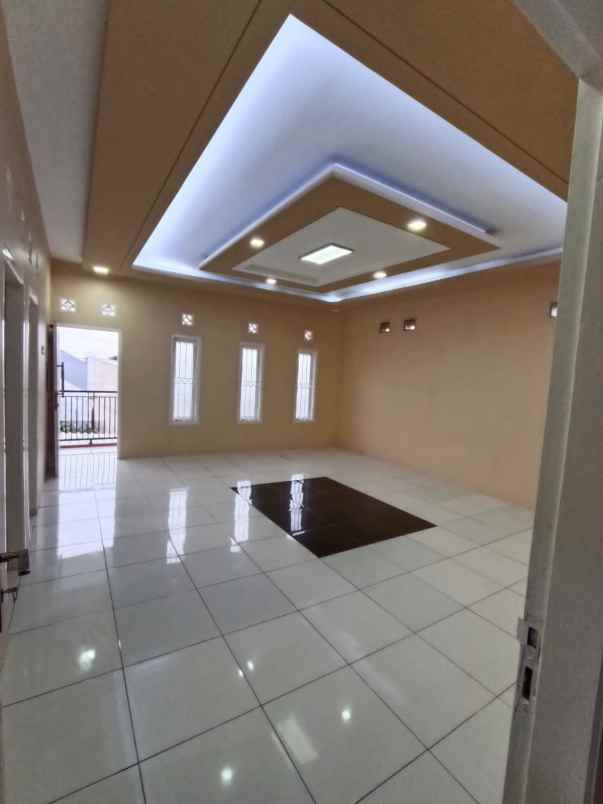 dijual rumah cihanjuang