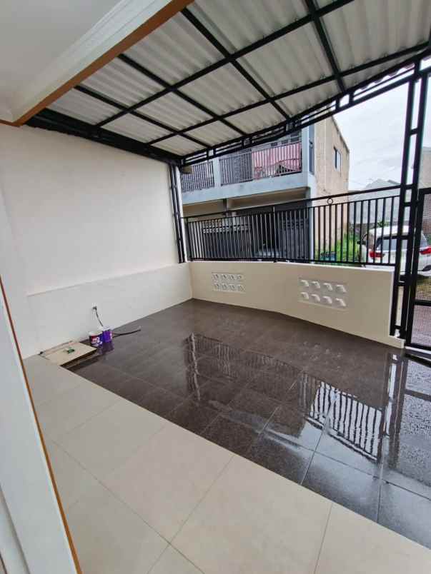 dijual rumah cihanjuang