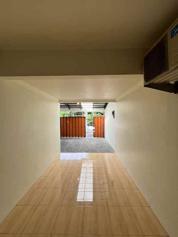 dijual rumah cijagra situsari situ