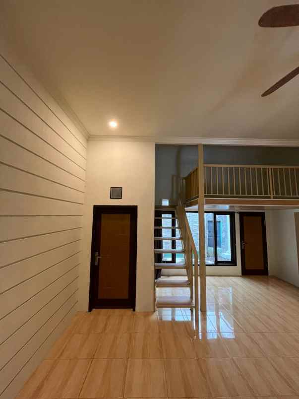 dijual rumah cijagra situsari situ