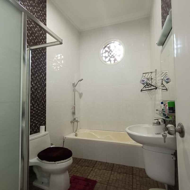 dijual rumah cimanggis