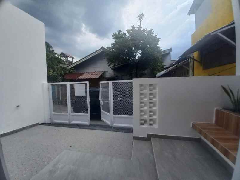 dijual rumah cimuning mustika jaya