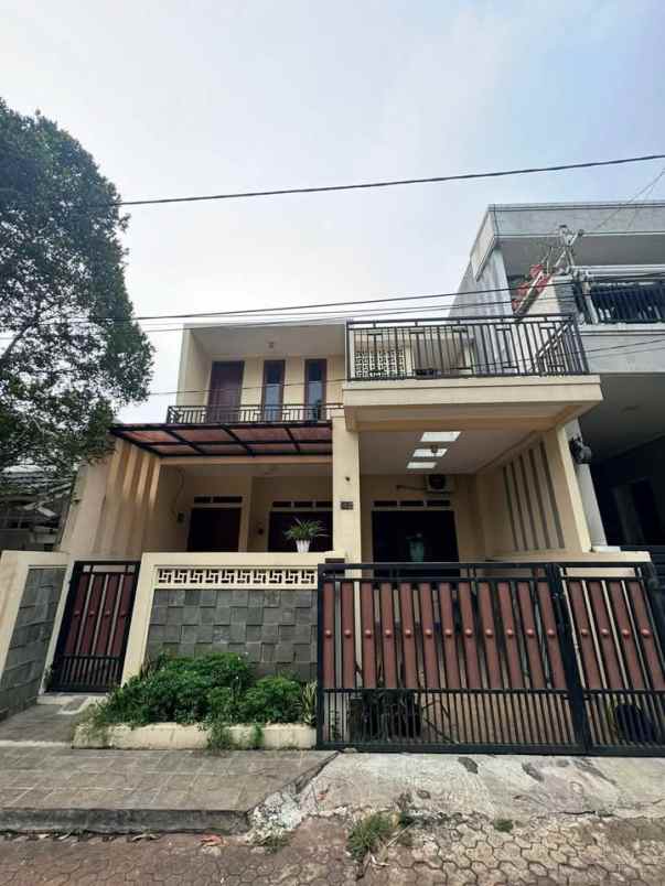 dijual rumah cinere