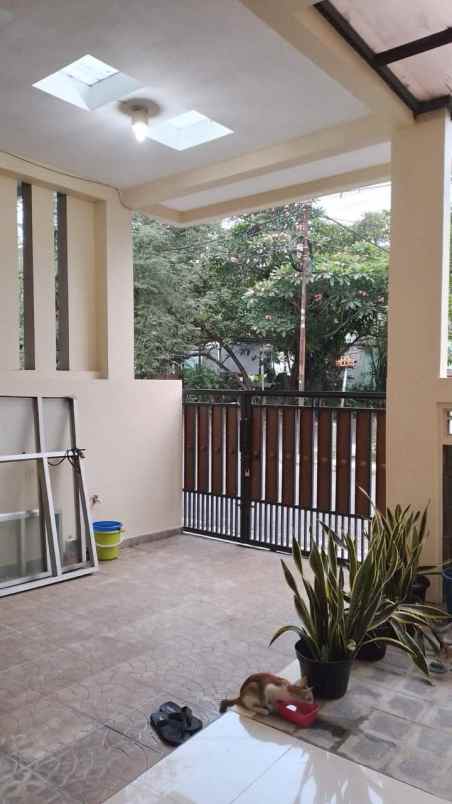dijual rumah cinere