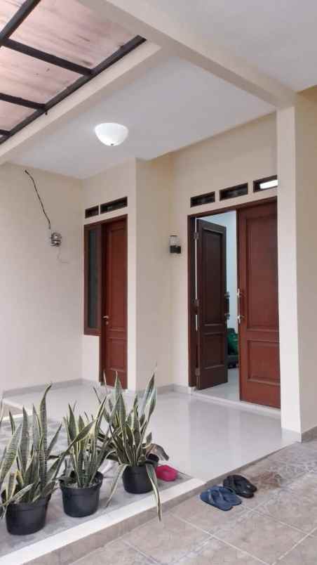 dijual rumah cinere
