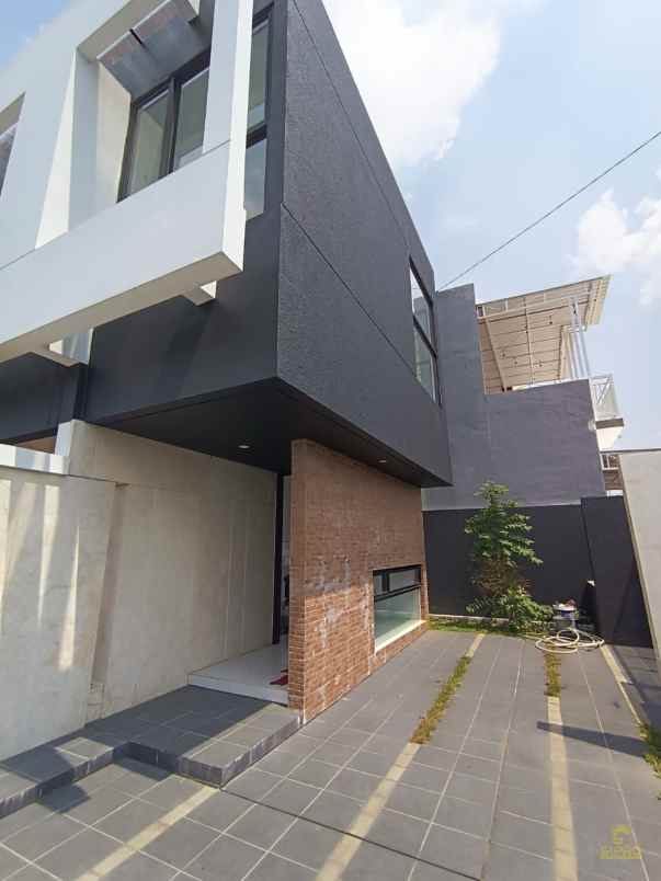 dijual rumah cipadu larangan kota tangerang