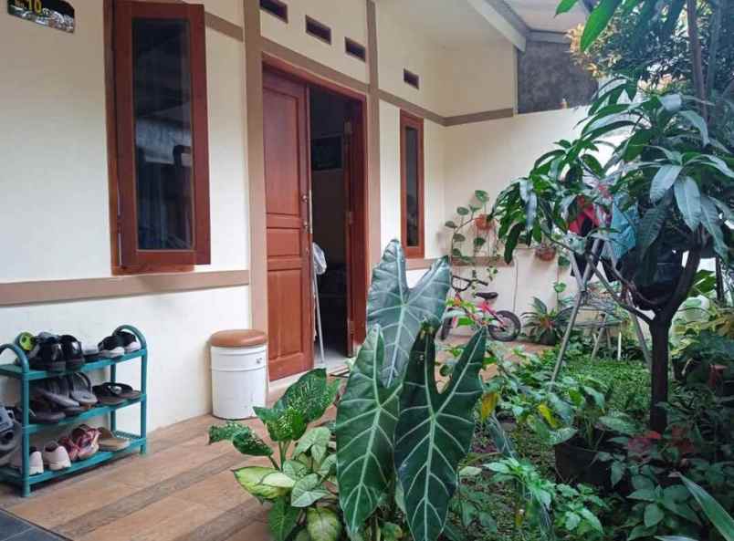 dijual rumah cipageran