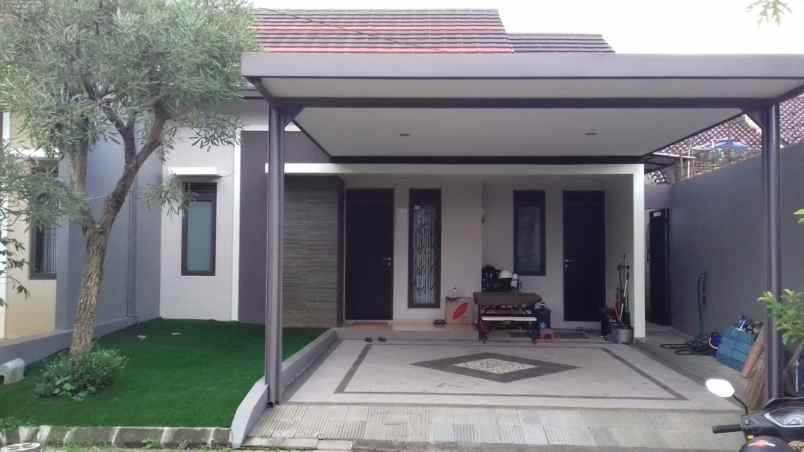 dijual rumah cipamokolan